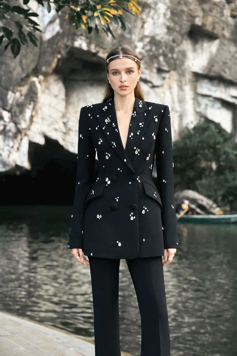 BLACK PEAK LAPEL STONE EMBELLISHED SUIT