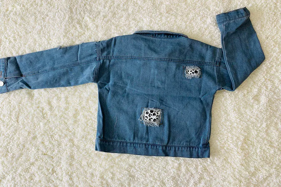 Blue denim girls jacket with leopard pocket DLH2550