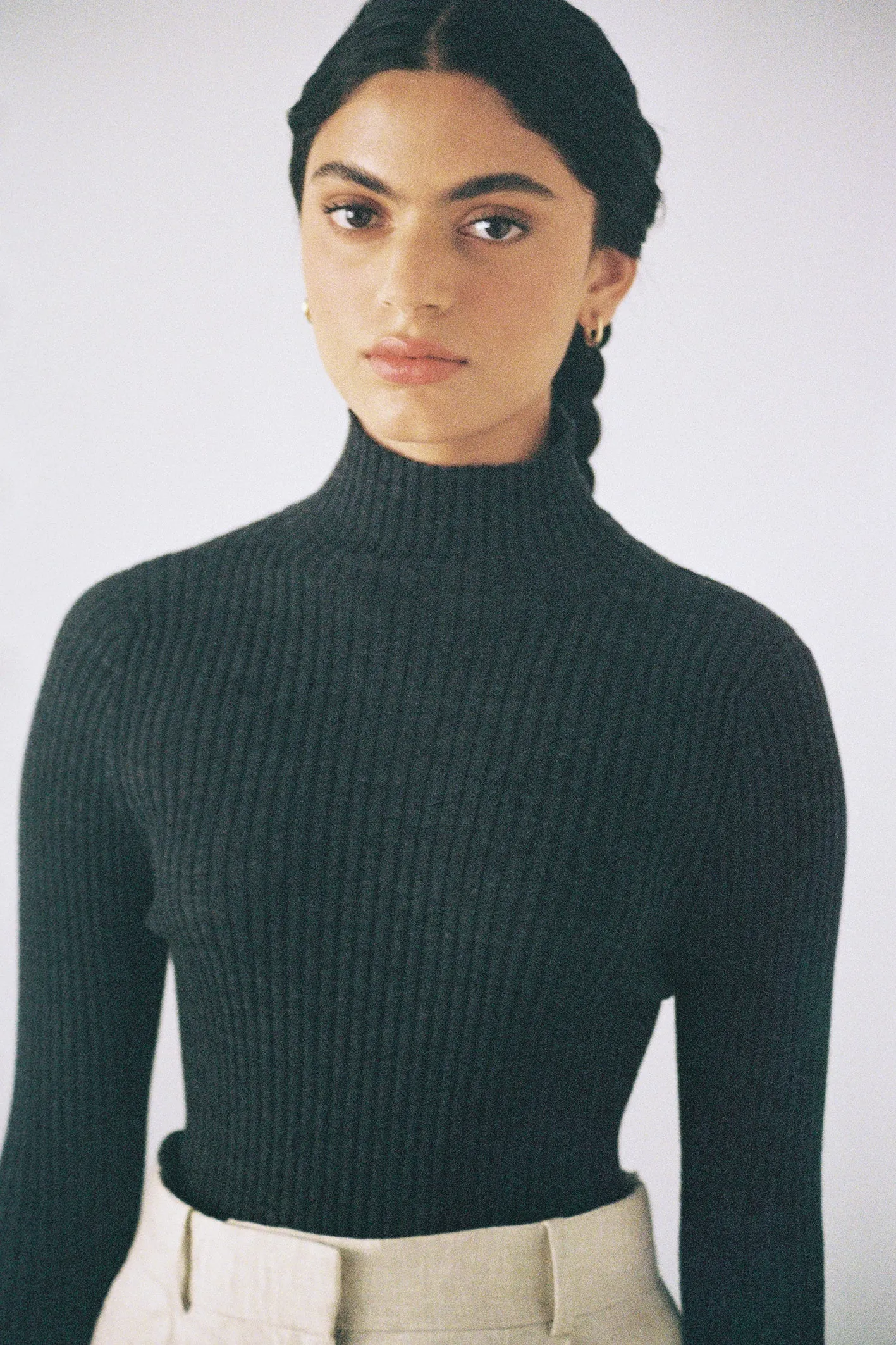 Essence Fine Turtle Neck - Black